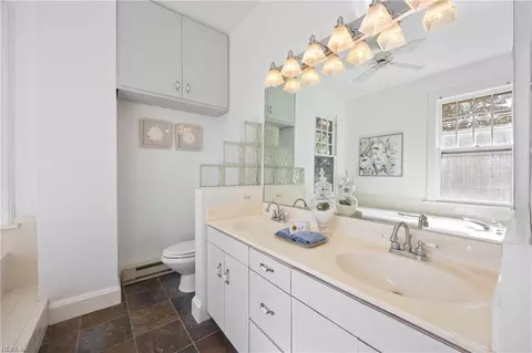 Bath - 611 Baldwin Ave, Norfolk, VA 23517 photo 3 of 6