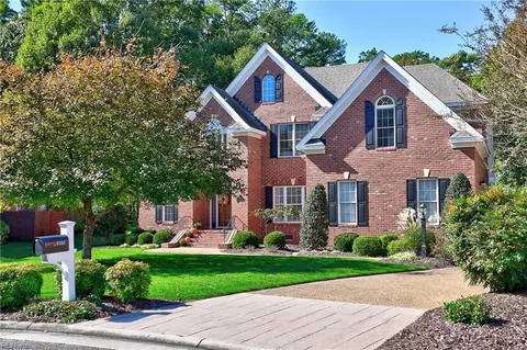 6302 Compass Ct, Suffolk, VA 23435