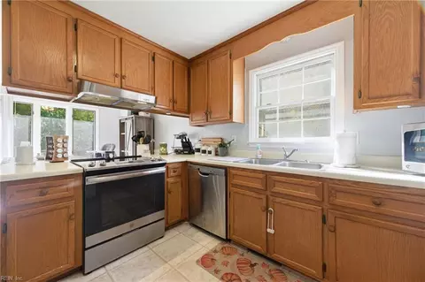 Kitchen - 12001 Harcum Rd, Gloucester, VA 23061 photo 2 of 2