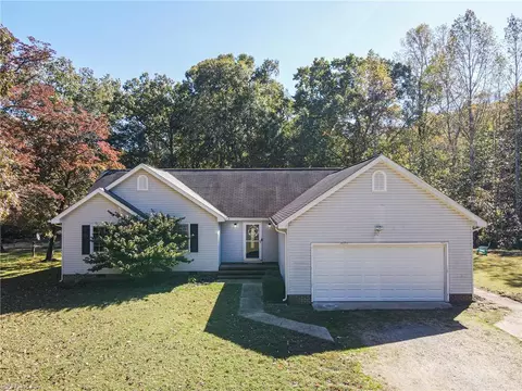 Exterior - 12001 Harcum Rd, Gloucester, VA 23061 photo 7 of 8