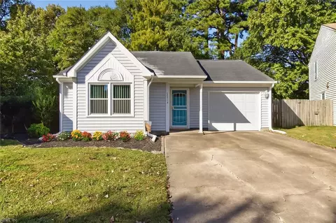 1316 Debbs Ln, Chesapeake, VA 23320