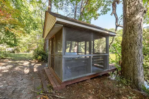 Exterior - 1960 Paddock Rd, Norfolk, VA 23518 photo 10 of 14