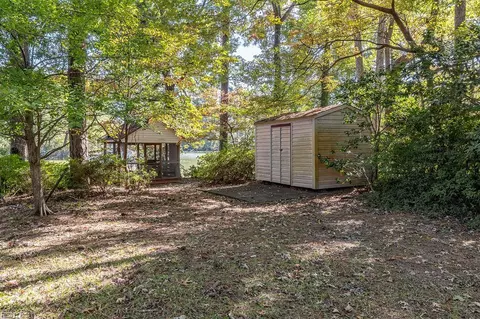 Exterior - 1960 Paddock Rd, Norfolk, VA 23518 photo 9 of 14