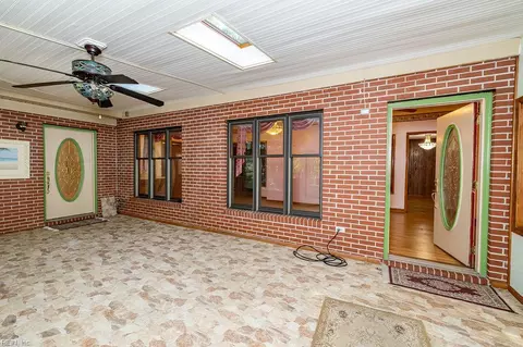 Exterior - 1960 Paddock Rd, Norfolk, VA 23518 photo 5 of 14