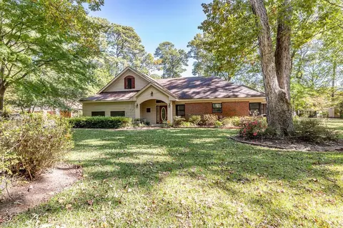 1960 Paddock Rd, Norfolk, VA 23518