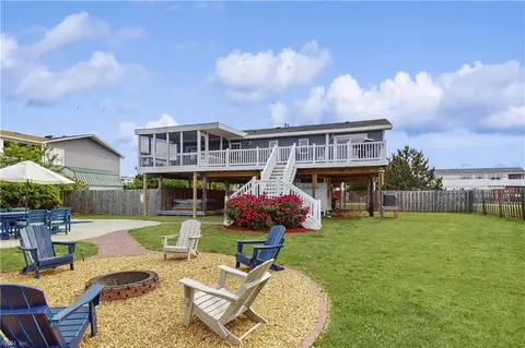 3321 Sandpiper Rd, Virginia Beach, VA 23456