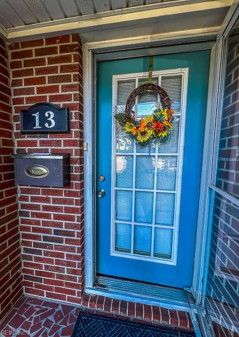 Exterior - 13 Beatrice Dr, Hampton, VA 23666 photo 2 of 4