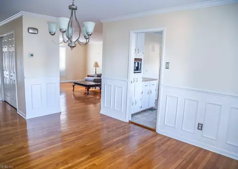 Dining - 13 Beatrice Dr, Hampton, VA 23666 photo 2 of 2
