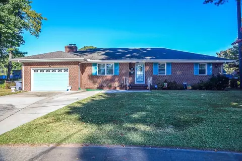 13 Beatrice Dr, Hampton, VA 23666