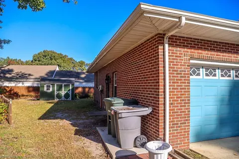 Exterior - 13 Beatrice Dr, Hampton, VA 23666 photo 4 of 4