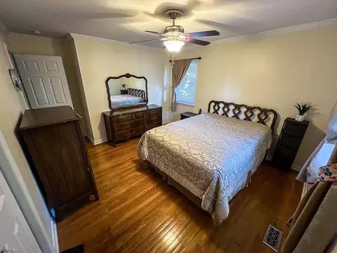 Bedroom - 13 Beatrice Dr, Hampton, VA 23666 photo 4 of 5