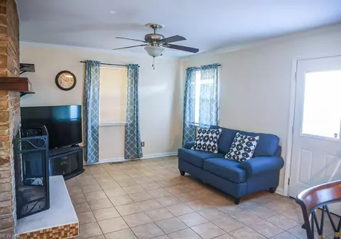 Living - 13 Beatrice Dr, Hampton, VA 23666 photo 5 of 6