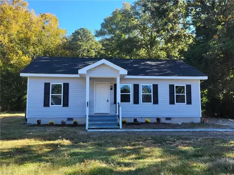 24 Smucker Rd, Newport News, VA 23602