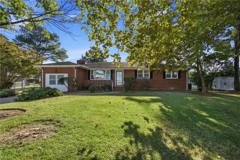 652 Newtown Rd, Virginia Beach, VA 23462
