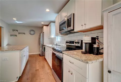 Kitchen - 509 Plainfield Ave, Chesapeake, VA 23320 photo 2 of 4