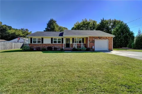 Exterior - 509 Plainfield Ave, Chesapeake, VA 23320 photo 2 of 9
