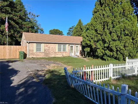 7945 Redmon Rd #A&B, Norfolk, VA 23518