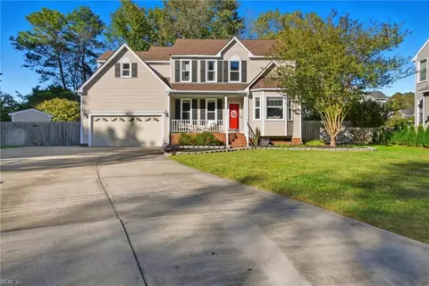 1004 Friar Tuck Ct, Chesapeake, VA 23322
