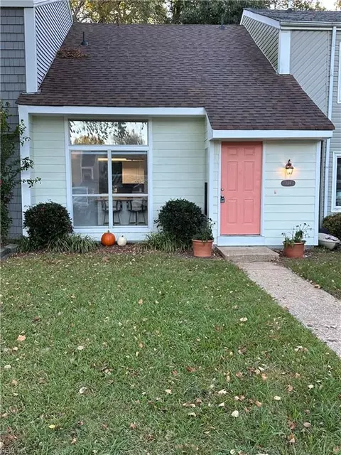 148 Greendale Rd, Virginia Beach, VA 23452