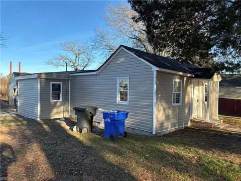 121 Allen Rd, Portsmouth, VA 23702