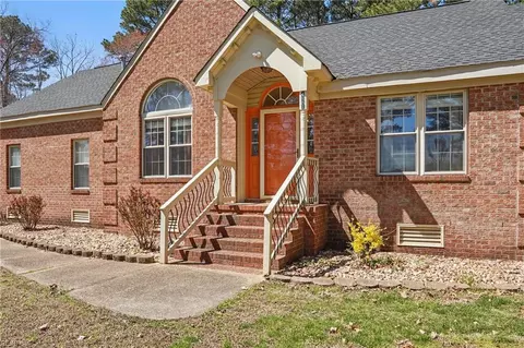 421 Richneck Rd, Newport News, VA 23608