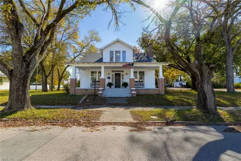 206 Greensville Ave, Emporia, VA 23847