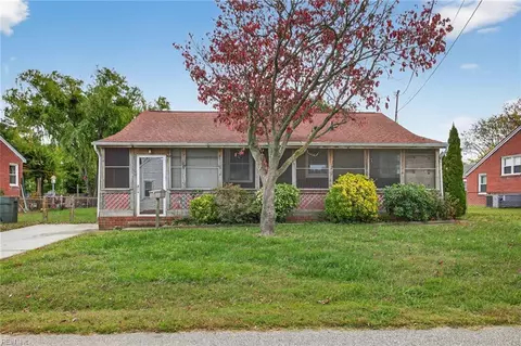 1210 Pansy St, Hampton, VA 23663