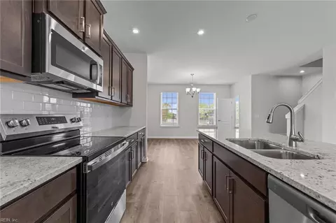 130 Freeman Dr, Hampton, VA 23666 photo 13