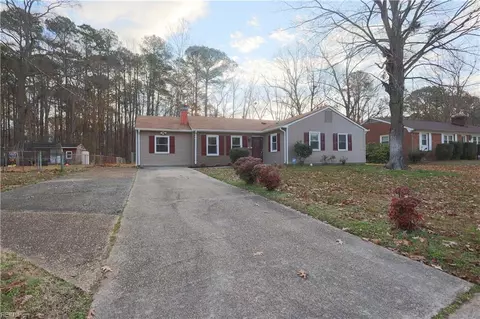 12 Chowan Pl, Newport News, VA 23608