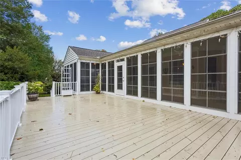 Exterior - 22 Willow Rd, Hampton, VA 23664 photo 7 of 9
