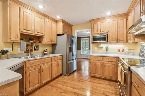 Kitchen - 22 Willow Rd, Hampton, VA 23664 photo 2 of 3