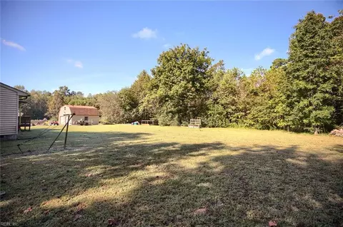 Exterior - 5111 Duchess Ln, Gloucester, VA 23061 photo 4 of 5