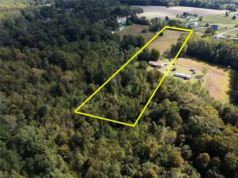 View/Area - 5111 Duchess Ln, Gloucester, VA 23061 photo 5 of 14
