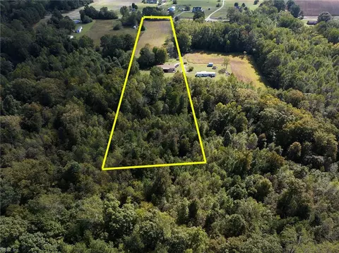 View/Area - 5111 Duchess Ln, Gloucester, VA 23061 photo 4 of 14
