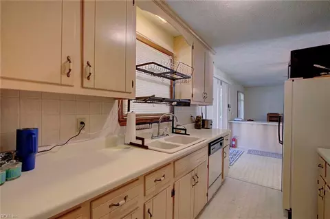 Kitchen - 5111 Duchess Ln, Gloucester, VA 23061 photo 1 of 3