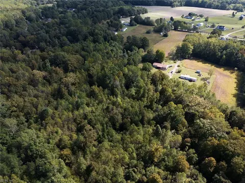 View/Area - 5111 Duchess Ln, Gloucester, VA 23061 photo 6 of 14