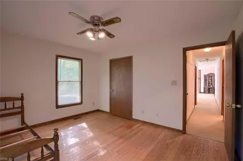 Bedroom - 5111 Duchess Ln, Gloucester, VA 23061 photo 3 of 5