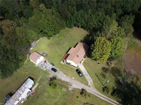 View/Area - 5111 Duchess Ln, Gloucester, VA 23061 photo 7 of 14
