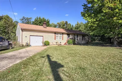 Exterior - 5111 Duchess Ln, Gloucester, VA 23061 photo 2 of 5
