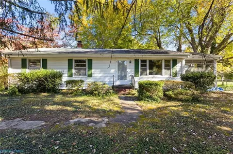 275 Waverly Rd, Urbanna, VA 23175