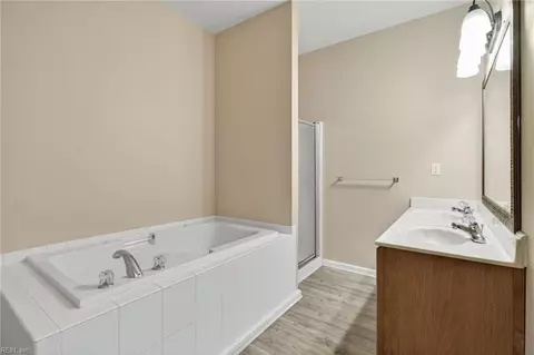 Bath - 4109 River Breeze Cir, Chesapeake, VA 23321 photo 1 of 2