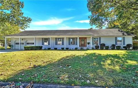 2513 Hood Dr, Virginia Beach, VA 23454