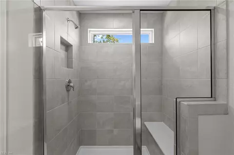 Bath - 102 Freeman Dr, Hampton, VA 23666 photo 1 of 2