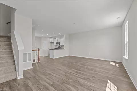 Living - 102 Freeman Dr, Hampton, VA 23666 photo 2 of 3