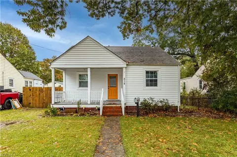 814 Hughes Ave, Chesapeake, VA 23324