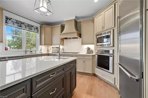 Kitchen - 306 Scone Castle Loop, Chesapeake, VA 23322 photo 5 of 5