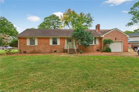 4 Inland Ln, Portsmouth, VA 23701