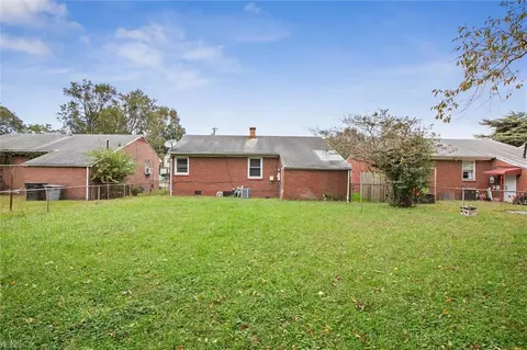 Exterior - 377 Dewey Ave, Hampton, VA 23661 photo 3 of 3