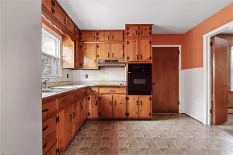 Kitchen - 377 Dewey Ave, Hampton, VA 23661 photo 2 of 2