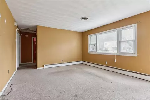 Living - 377 Dewey Ave, Hampton, VA 23661 photo 3 of 3